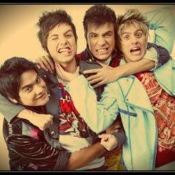 estos 4 chicos son la razón de mi vida @pelanzarestart @kobarestart @thomasrestart @pelurestart lo amoo sin importar lo q pase ♥