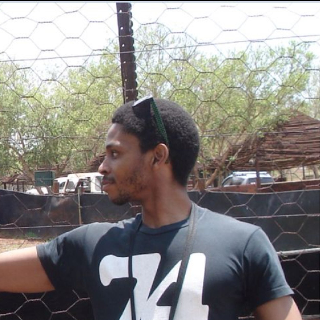 dannymoiloa's profile picture. Smile because it's Easy