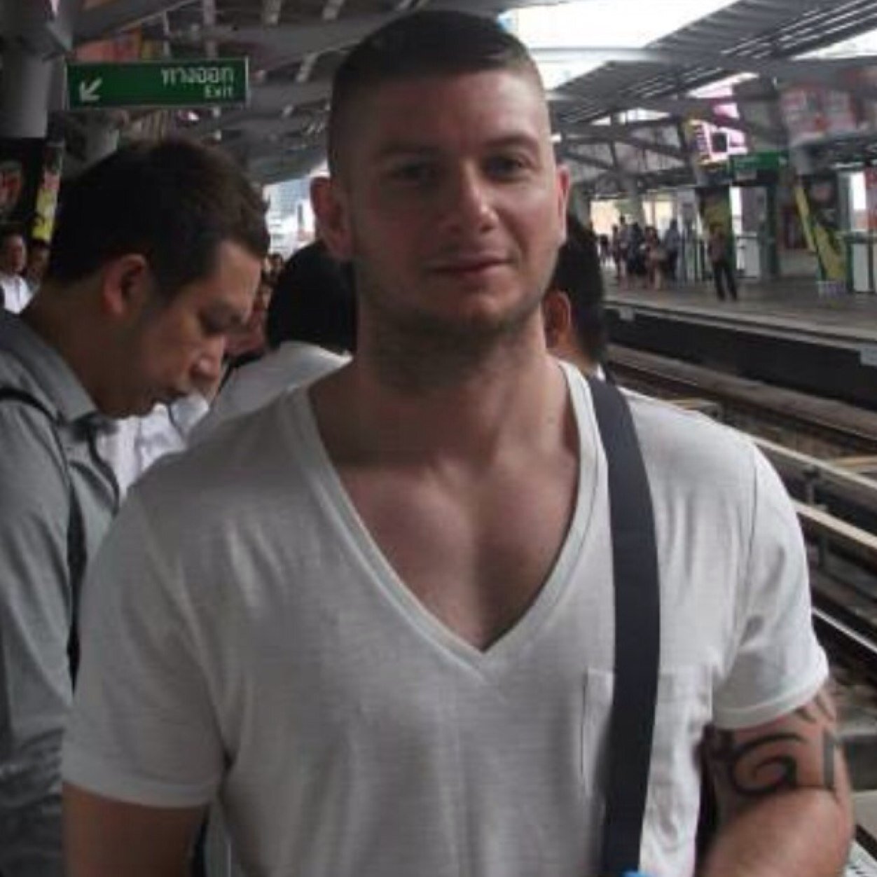 Terry18427's profile picture. I see what your saying.