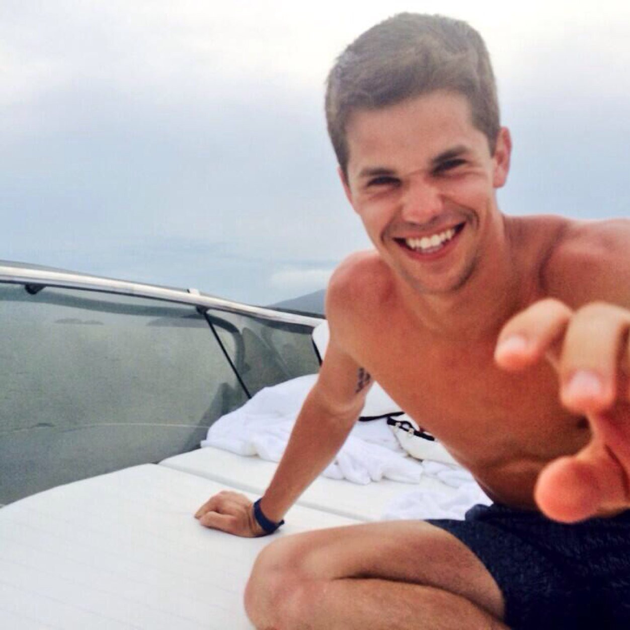 write 'death by max carver' on my tombstone. The Leftovers airs Sundays at 10pm on HBO! ⬇️max faved⬇️