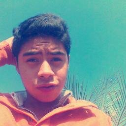 Soy buena onda :DD pervertido, celoso x__x, ♥   hecho desmadre con todos  soy muy grosero  sígueme♥
