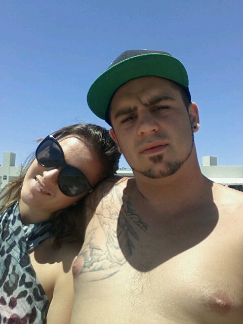 I'm a big family person, I love trying new things, I prefer summer any day and I love my fiancé to death ♥