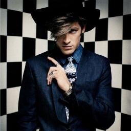 Some'ow I keep gettin' meself inta trouble. Don' know 'ow. || 18 + multi RP, if you ask for a RP, I'll assume you've read the bio
