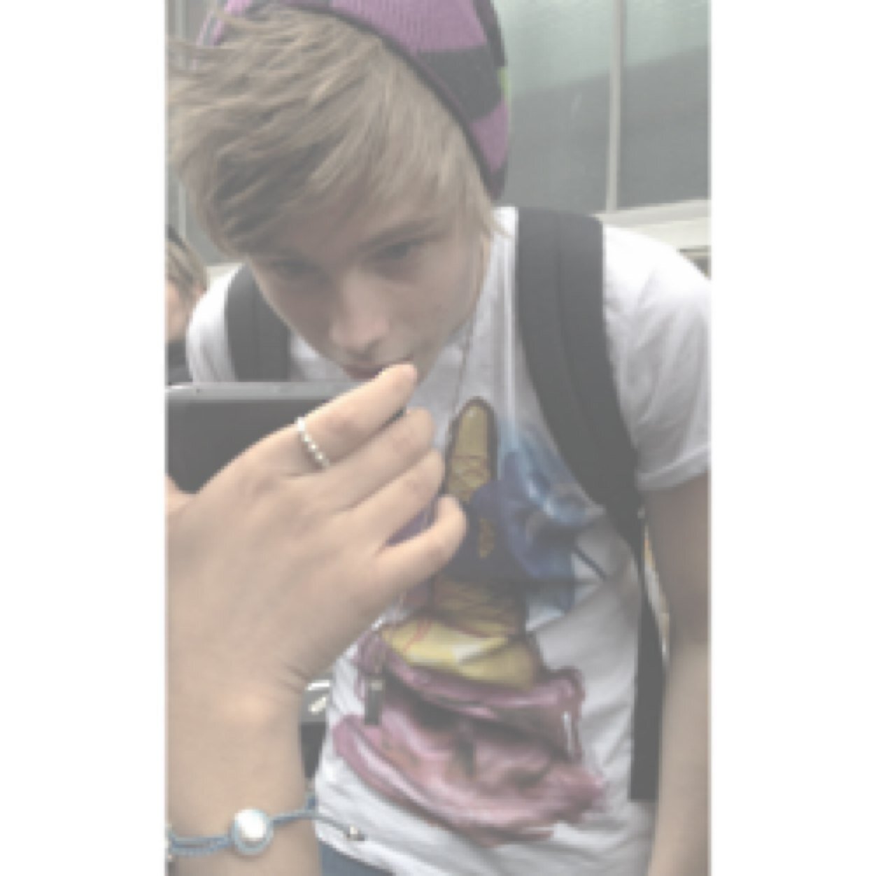 follow @twerkitmashton ily