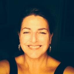 Ellinoz's profile picture. 