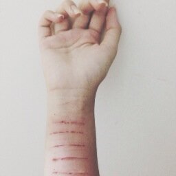 a suicidal hoe with some hella problems xox