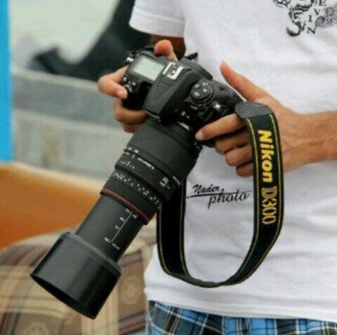 ‏‏لستُ عابرا فقطْ، إنما روحاً أفتخر بأن تْعانق أحرفي عَيناگ..