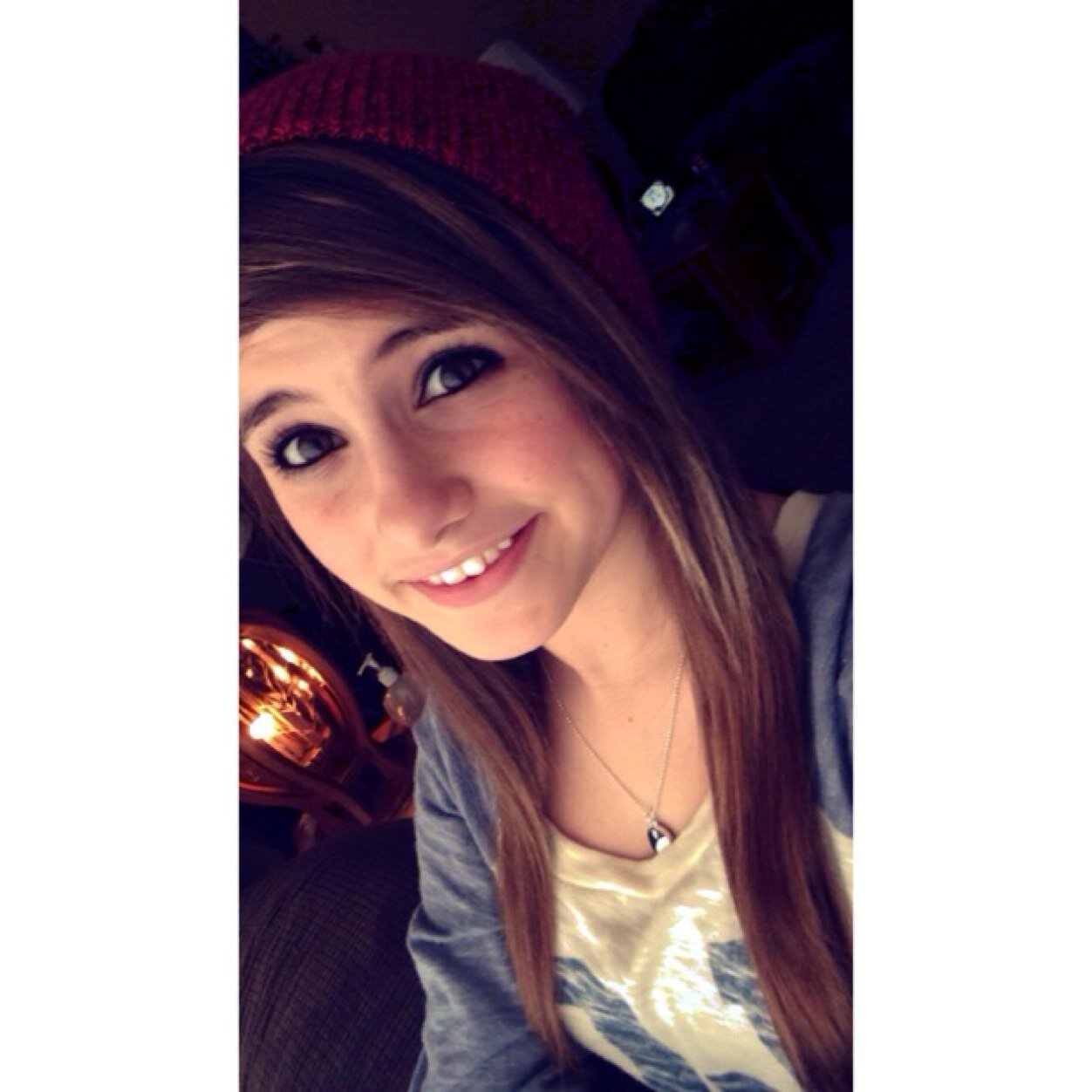 Hi, i like food.
 Be my friend.