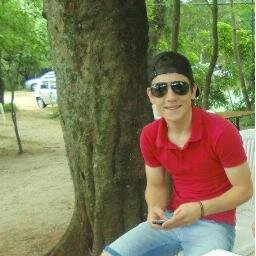Meu escritório é na praia 
Eu tô sempre na área 
Mas eu não sou da tua laia não