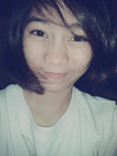 Hi ! I'm jeneva luz A. Bacaltos , 15 years old :) fangirl naman ako :3 HAHA ! I Love kathniel and vhong Navarro 3 idol ko sila :3 and I Like MINION :3