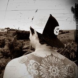 Cria de rua sagaz. Ideologia Punk hippie.SIGO DE VOLTAA