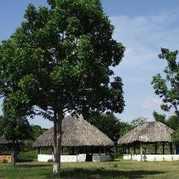 Churuatas, piscina, restaurante, paseos, pesca, kayac, zona de camping