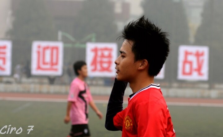 I'm an exchange student in SUNY Oswego from Communication University of China,majoring in Journalism & New Media.I love doing sports,traveling and photography.