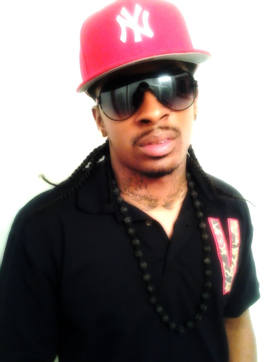 HOLLYWOOD PLAYBOII is a new Cinematic/Hip-Hop music artist with a Hypnotic style & Magnetic aura. 
FOLLOW MY MUSIC @ https://t.co/CNI9IHbaRq