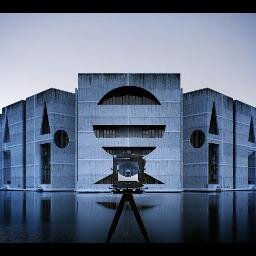 The high-resolution side of architecture