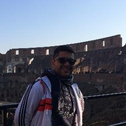 Hincha de River, plateista pasman-style, anarco-menemista de la primera hora. Meriendo en el boliche de Amira Yoma
