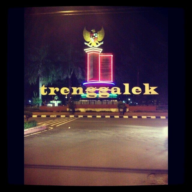 AsliTrenggalek's profile picture. Seng asli trenggalek kudune follow, seng pengen kenal trenggalek follow yo.. asli.trenggalek@yahoo.com