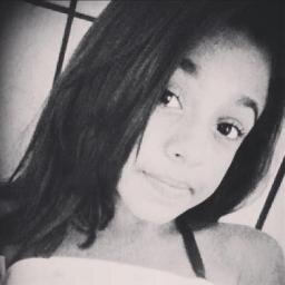 Eu cuido de você, você cuida de mim  ♪ ♪