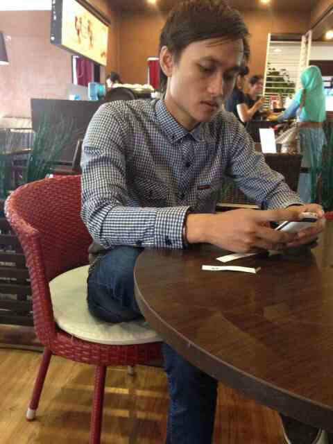 jadi apapun yg terjad buat kedepannya kita harus ttp hadapi tanpa memikirkan masa lalu kita yg hanya buat kita sakit.@ zhushioda_smd wechat: iyan Line:boriez_91
