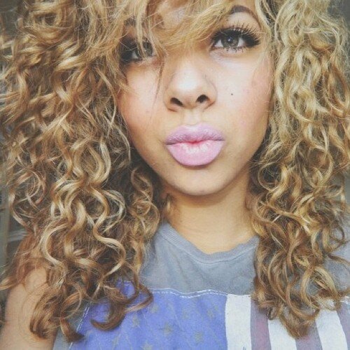 MinettaGoldenfa's profile picture. Sometimes you miss the memories, not the person.