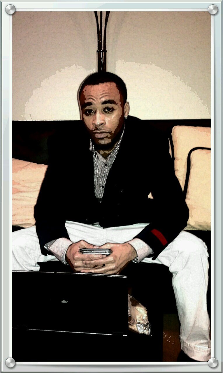 CEO of De`mure/ STL NIGGA BY WAY OF GA/FUC WIT ME U KNO IM BOUT IT/EARRRLY