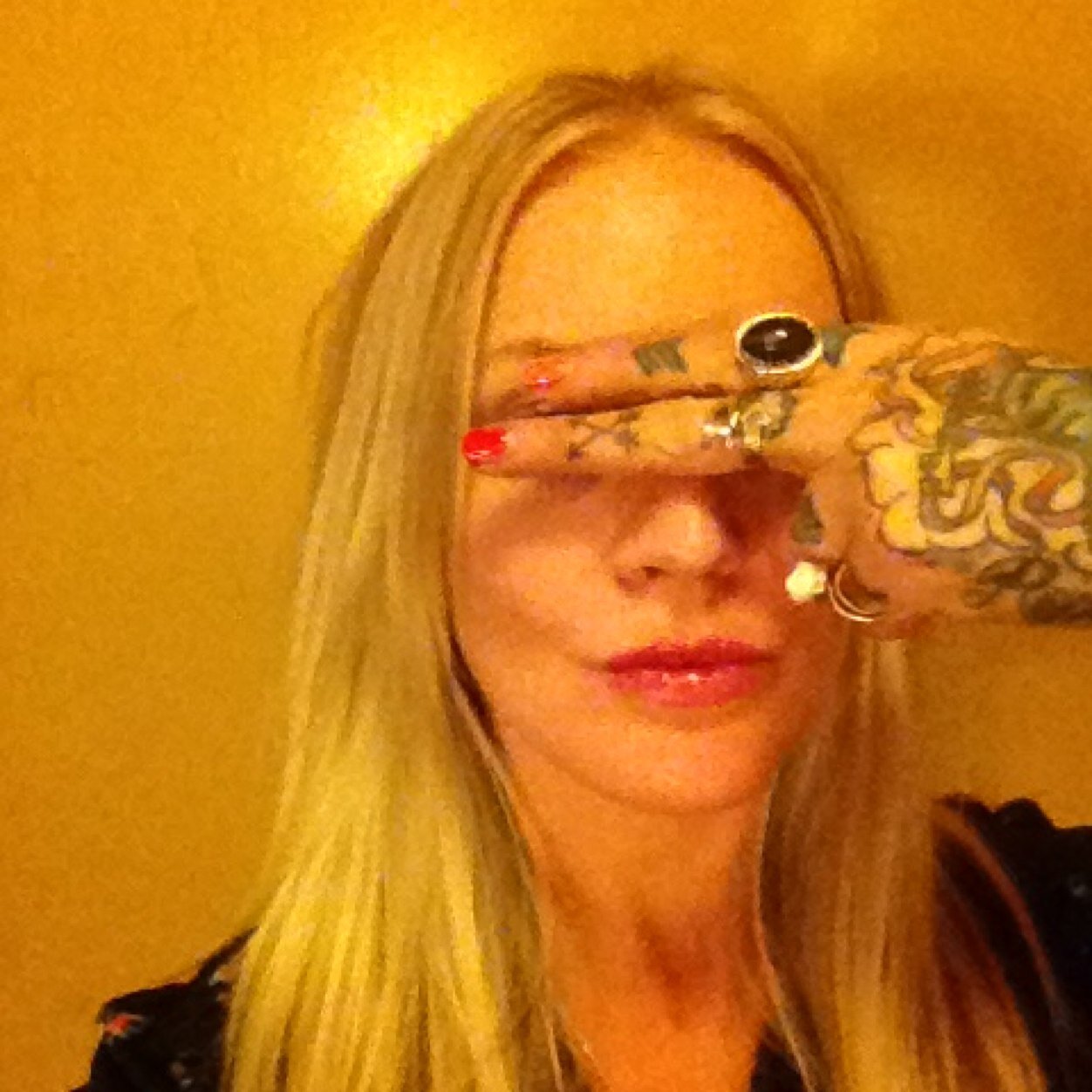 tarachristensen's profile picture. I THINK I'M AWESOME!!