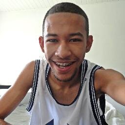 Apenas um caminhante nessa brevíssima existência, buscando paz e sabedoria com atitude, ousadia, alegria e resistência...   :D