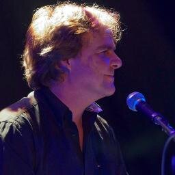 Auteur Compositeur Interprète.
http://t.co/PhsnTl1F2b