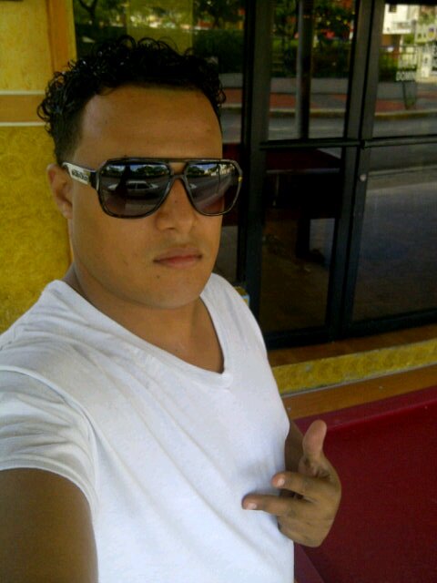 carlos030830's profile picture. 