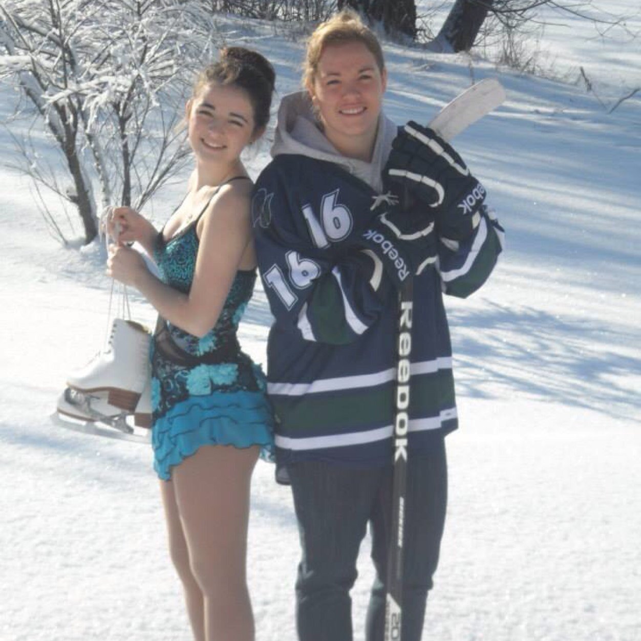 _16irwin's profile picture. Lakers womens hockey #16