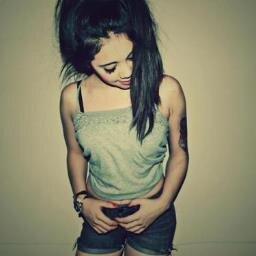 Hola me llamo Amy y siempre quise ser una zorra y lo logre...Me dedico hablar de todos y todo.. my favorite guys ban is Juan erection