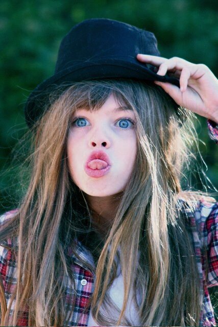 Hija de Thalia Grace y Leo Valdez, Silena es mi madrina. Cuando sea mayor seré una cazadora como mi mamá, y Bianca será mi tutora.