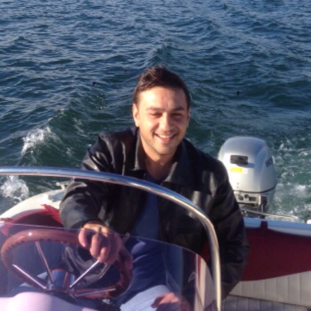 ffitnefucur's profile picture. Tüm haklarım ALTTAN İKİNCİ ÇEKMECEDE saklıdır.