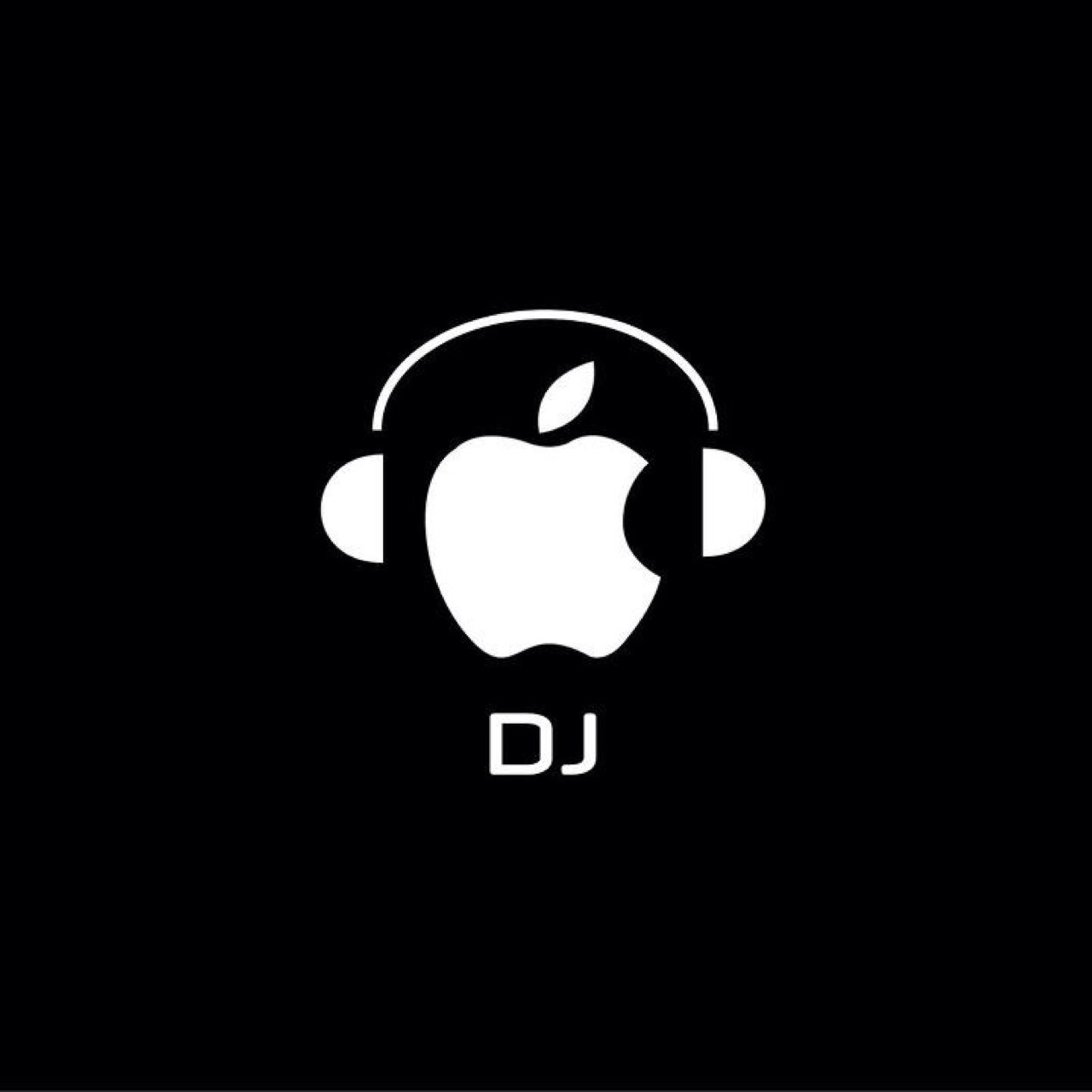 I'm an Internet DJ bringing you all the latest hits at @Hits_Now #TeamFollowBack