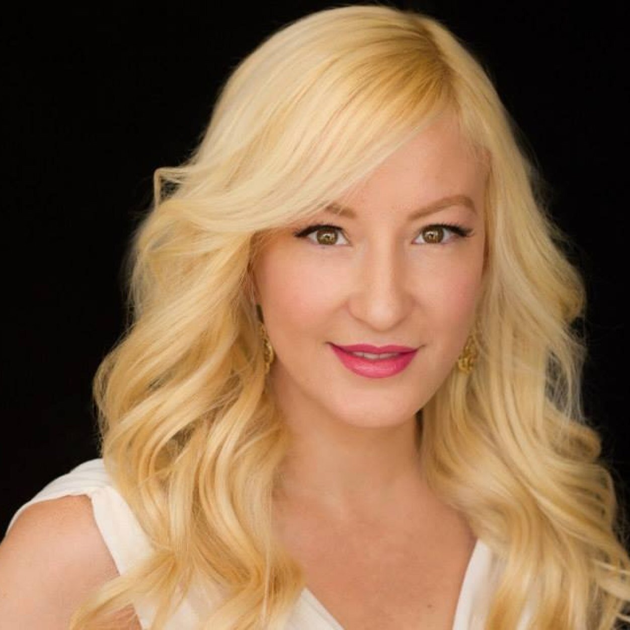I've named products that earned billions for Fortune 500s. Now I help Entrepreneurs brand like the top 1% because it's the entrepreneur who betters the world.