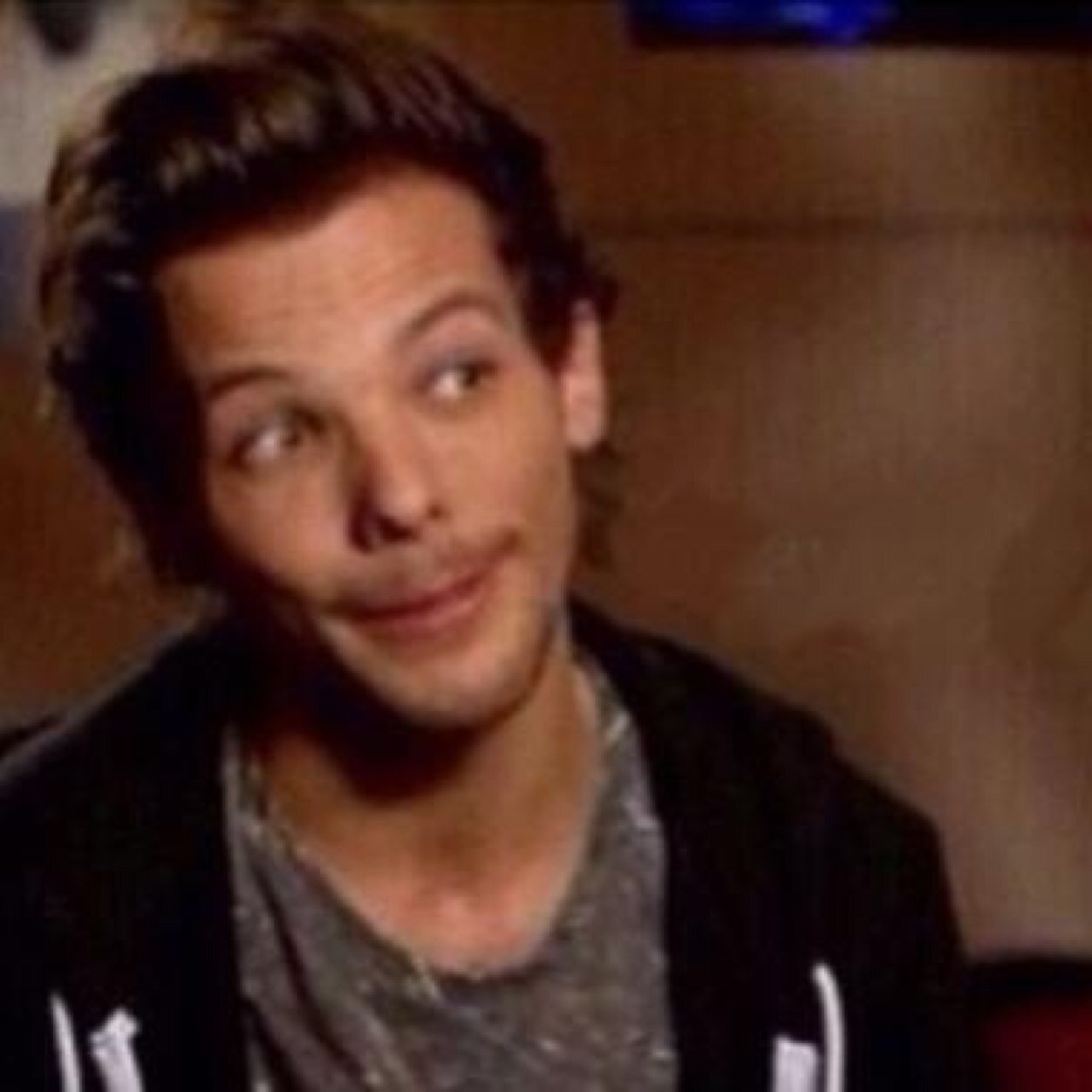 hi :) @tomlinneverland gave you a free follow and would apperciate if you followed her back !