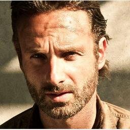 Follow us, for daily pictures and facts about the walking dead!!