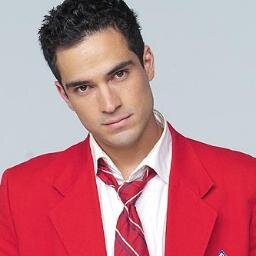 eu amo volêi amo pizza amo rebelde e tenho uma banda  sou um menino divertido e animado