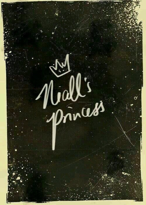 Soy Directioner, Mixer en proceso, Soy de Mexico y este es mi otro Twiter @kendi_styles siganme no pierden nada con hacerlo