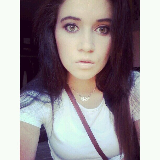 taylajvr04's profile picture. Just a small town girl high on life ♡ inlove with Photography ♡ music is my life ♡ family and friends complete me ♡