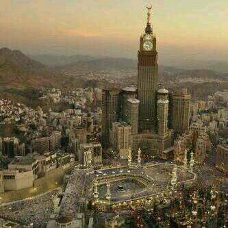 يا آل بيت رسول الله حبكمُ فرضٌ من الله في القرآن أنزله يكفيكم من عظيم الشأن أنكمُ من لم يصلِّ عليكم لا صلاة له