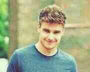 hey i am liam i sing and i love food my older bro is @Liam_JamesRP