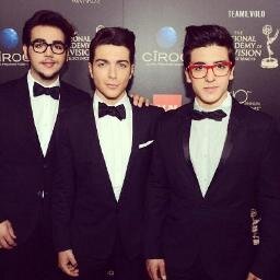 Weareloove's profile picture. Who sings pray twice. Music speaks when words fail. Music is made of all the passions of the world. Three voices, one soul. {2/3 ~Nos falta Piero!}