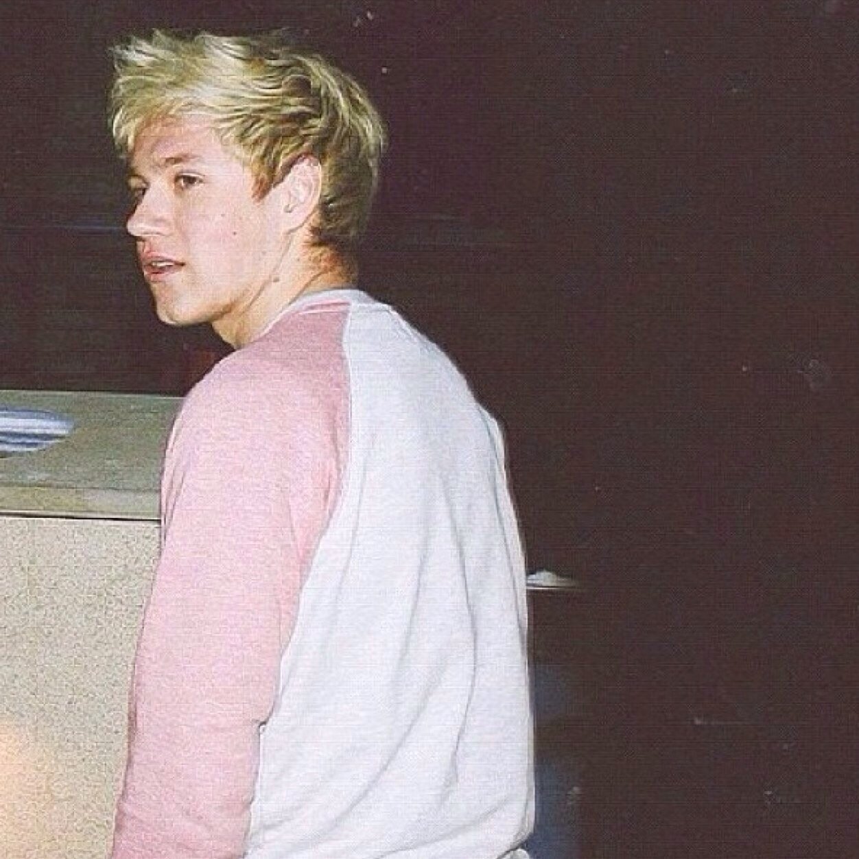 follow @petalniall