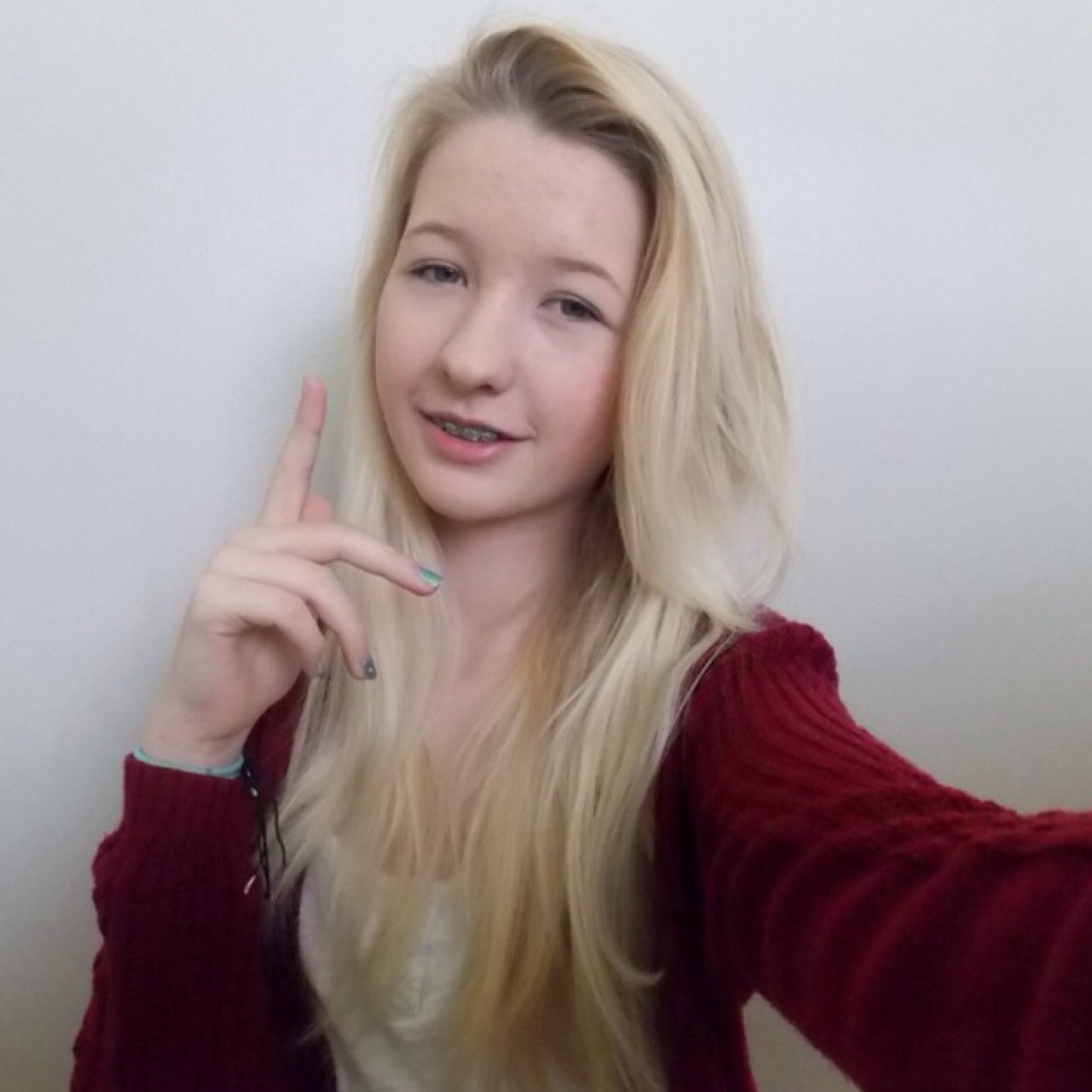 Hay guys just a teen girl takein pics,
Makeing vids,and livin da life
