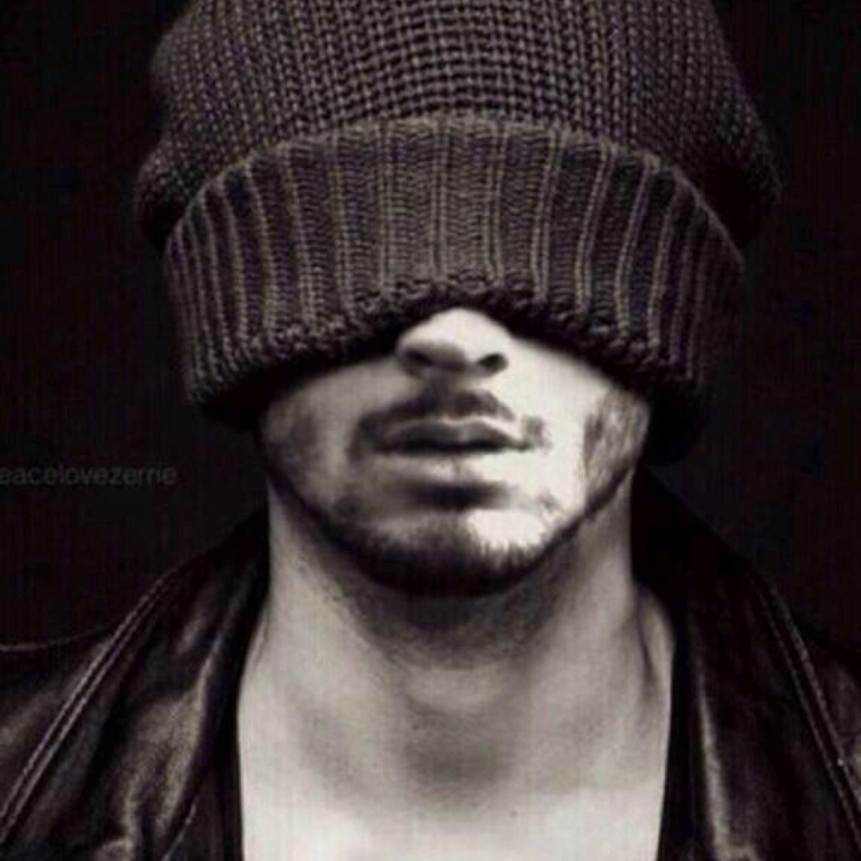 followgraatiss's profile picture. TE DEI UM FOLLOW GRATIS! agora me siga no @lifesforbiebs1d, é só pedir sdv q eu sigo de volta