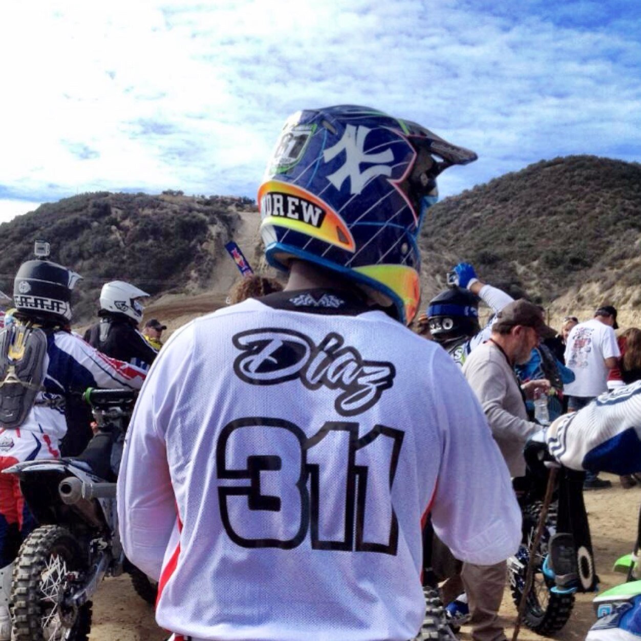 Andrew_diaz's profile picture. Professional prank caller,Downhill jet ski racer,Chihuahua walker and astronautenjoy long romantic walks on the beachSD ☀️NYC⛄️