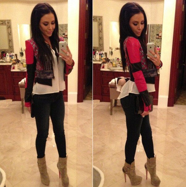 ColetteCurragh's profile picture. Things girls appreciate: Cute texts, tight hugs, holding hands, remembering the little things and soft kisses.