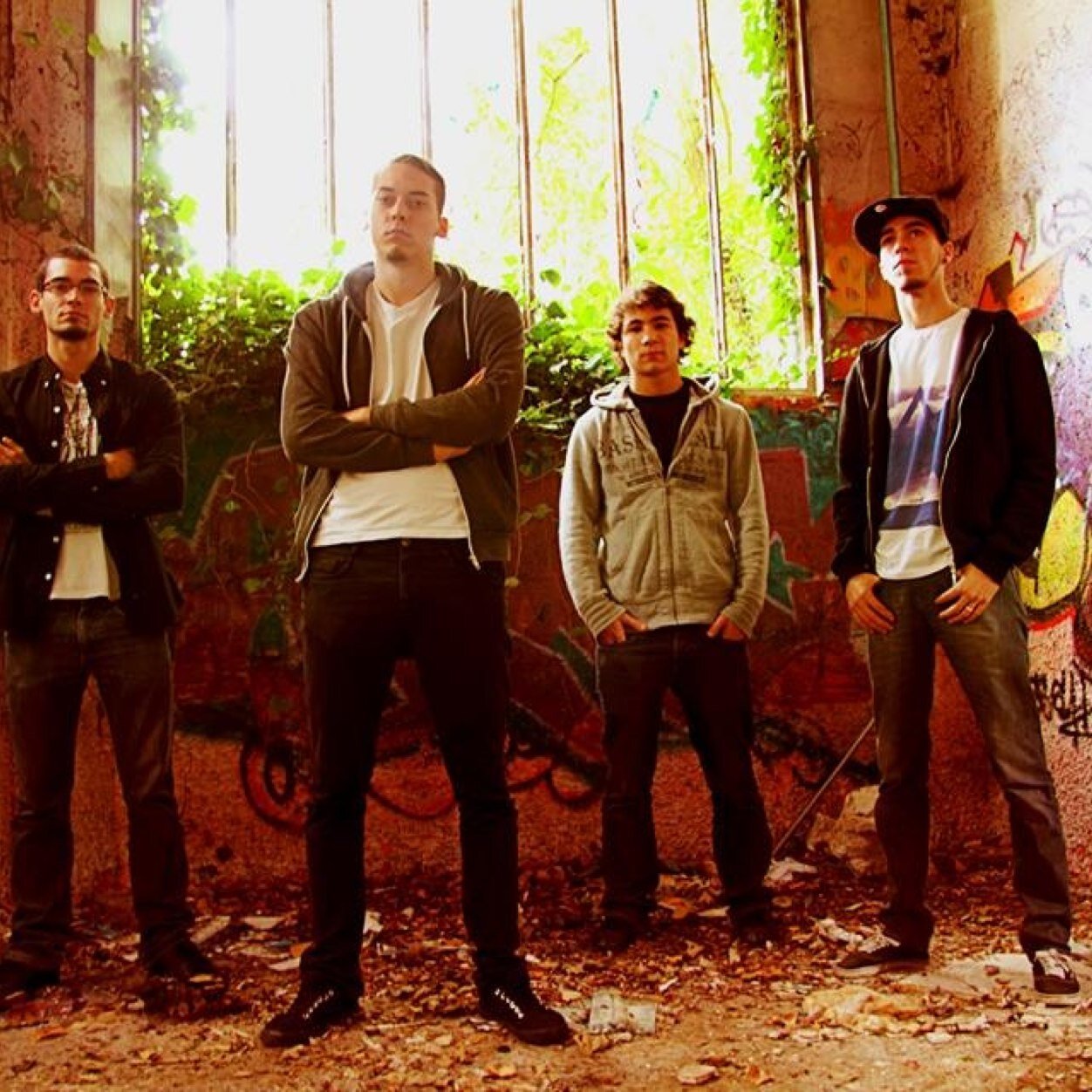 Originaire de Paris, France. Material Archetype se fraye un chemin dans le Djent/Deathcore avec des riffs acérer et chirurgical.