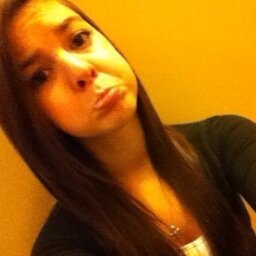 im tryna follow everybody in the world. follow me back kk bb? :)